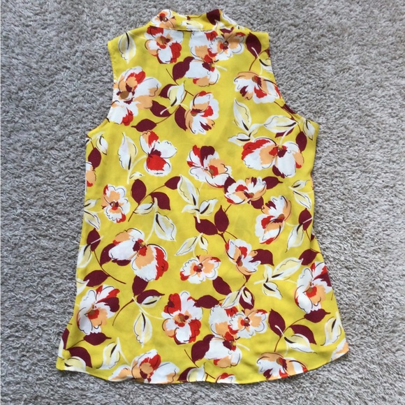 Rose + Olive Sleeveless Blouse - Picture 16 of 16